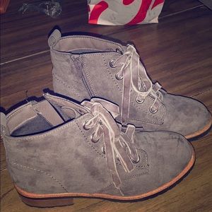 Cute boots with heel